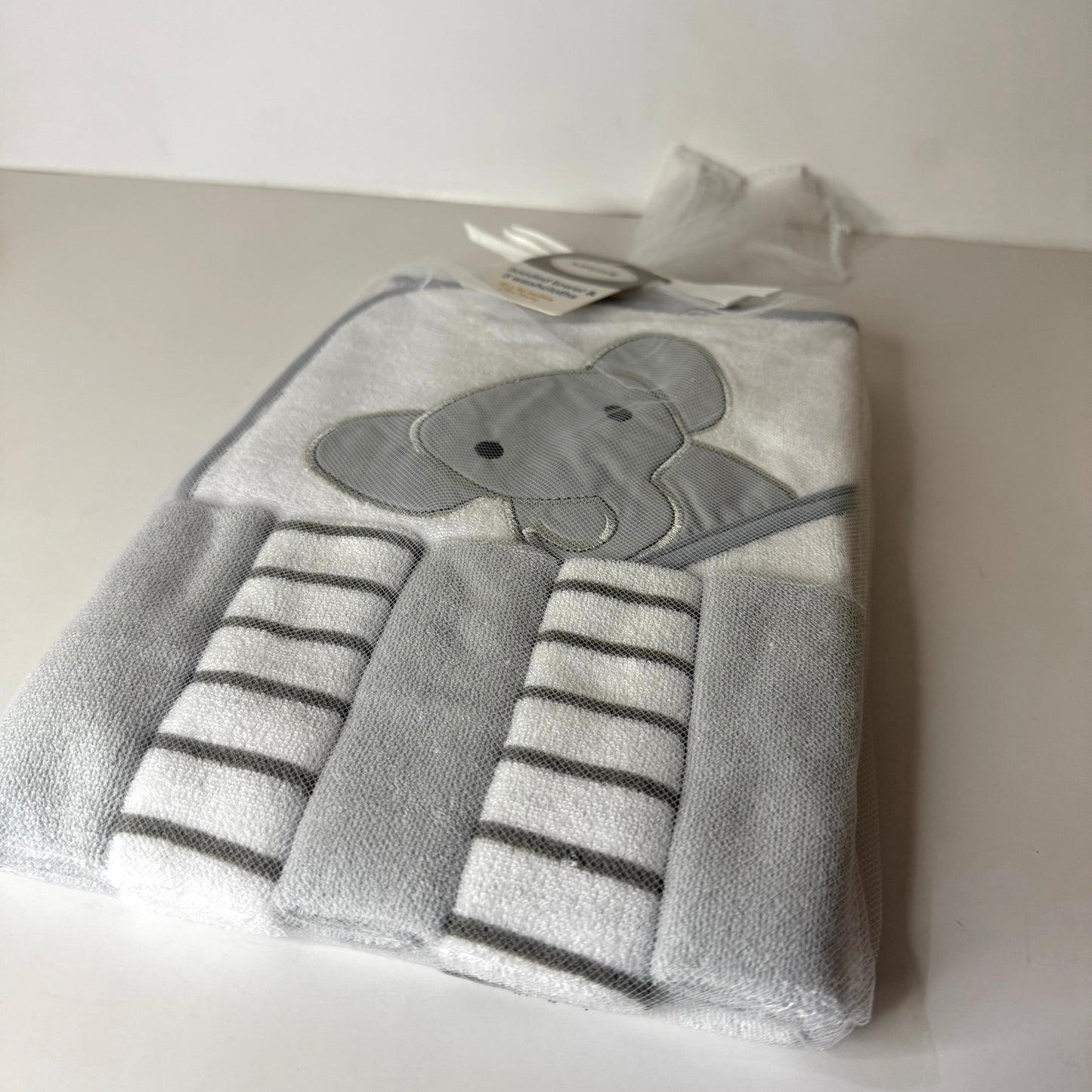 Aifeier Baby Elephant Hooded Bath Towel with 5 Face Towels